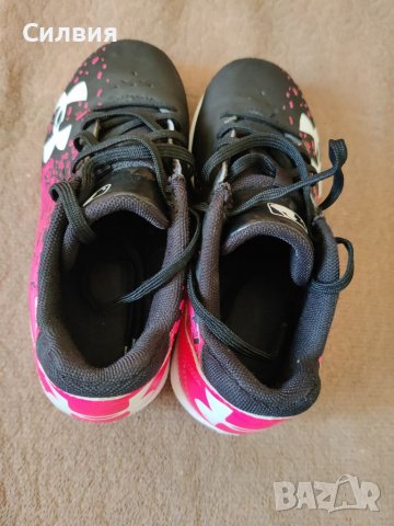 Футболни обувки Under Armour 31 номер, снимка 2 - Детски обувки - 39227878