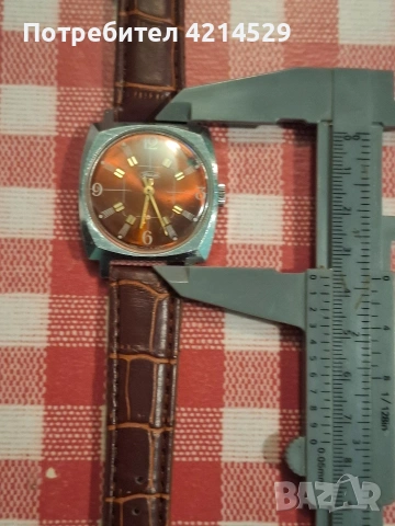 Съветски часовник, снимка 6 - Антикварни и старинни предмети - 53266331