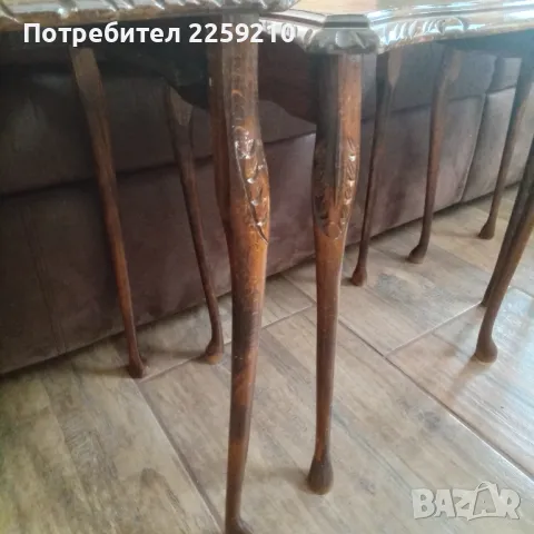  Три издълбани странични маси от махагон с инкрустация от обработена кожа , снимка 6 - Тоалетки - 48651255