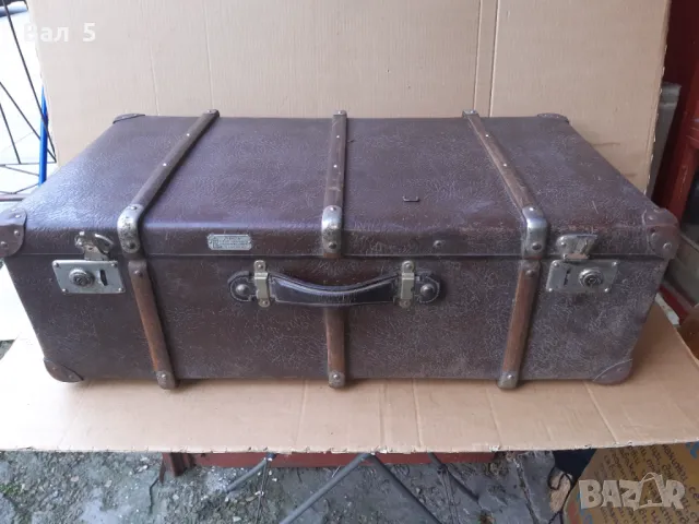 Стар голям красив куфар ТУРИСТЪ - Царство България