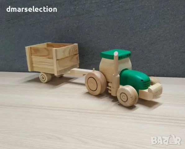 Декоративен дървен трактор с ремарке DMAR 332M5