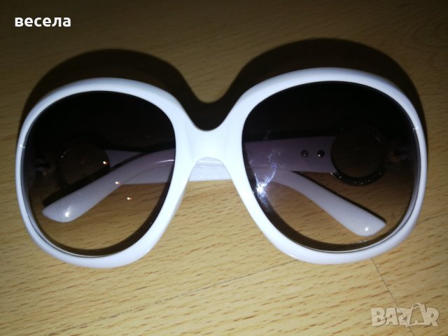 Дамски слънчеви очила, с бяла обемна рамка, снимка 2 - Слънчеви и диоптрични очила - 40327597