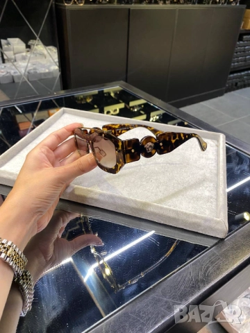 очила с черен обикновен калъф и ув защита VERSACE, снимка 2 - Слънчеви и диоптрични очила - 51442716