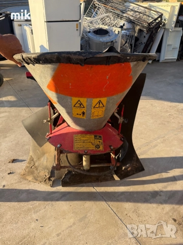 Разпръсквач за Сол и Пясък, снимка 2 - Селскостопанска техника - 51724888