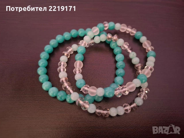 Комплект гривни от естествени камъни и стъклени кристали, снимка 2 - Гривни - 51684305