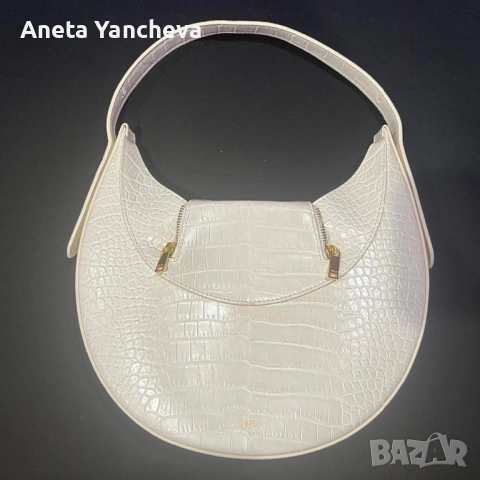 Оригинална чантичка на JW PEI