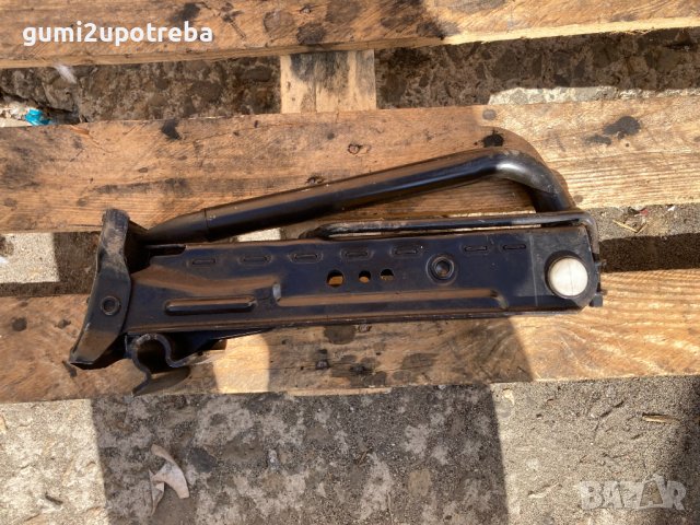 Крик за Кола Крик за Ford Ka Оригинал+Ключ за джантите, снимка 4 - Аксесоари и консумативи - 42600776