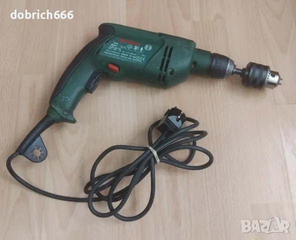 Ударна бормашина дрелка Bosch 700W, снимка 2 - Бормашини - 47566463