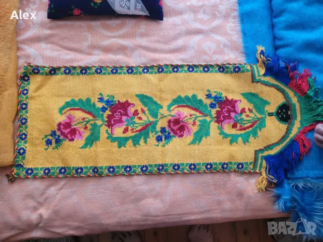 Извезана кърпа ръчна изработка  ретро стенно пано