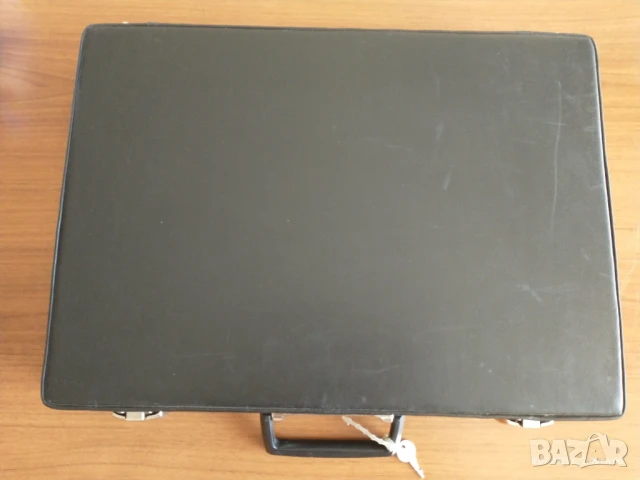 Дипломатическо куфарче от соца, снимка 2 - Антикварни и старинни предмети - 50951356