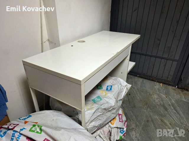 офис бюро Ikea Micke, снимка 3 - Бюра - 52870172