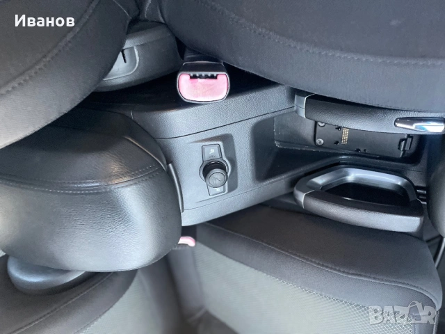 Опел Антара 2.4 Бензин, снимка 11 - Автомобили и джипове - 53088703