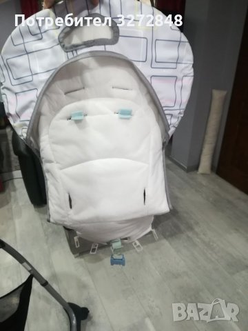 Стол за хранене с регулиране и колелца Chicco, снимка 10 - Столчета за хранене - 39865757