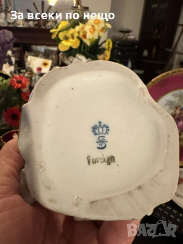 Sitzendorf Germany  Circa 1921-1927 “ Тиролката” - удивителна красота и великолепие Код P1868, снимка 3 - Декорация за дома - 53310930