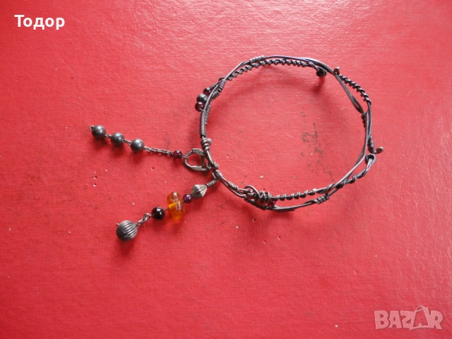 Дизайнерска сребърна гривна с кехлибар и камъни 