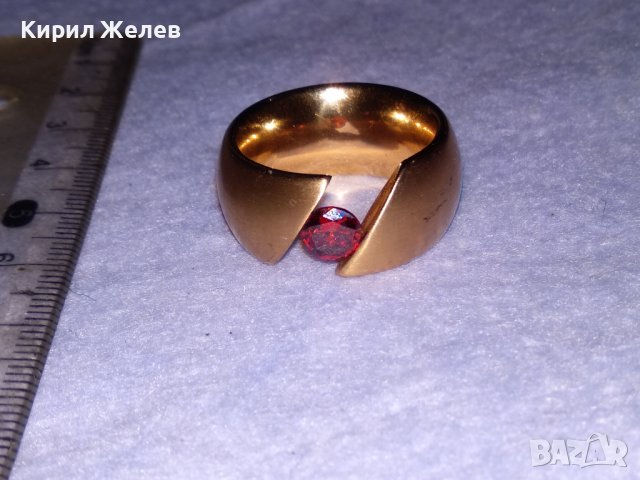 ВЕЛИКОЛЕПЕН с ДЕБЕЛА ПОЗЛАТА и ФАСЕТИРАН ГРАНАТ АРТ ПРЪСТЕН от БЛАГОРОДНА НЕРЪЖДАЕМА СТОМАНА 38670