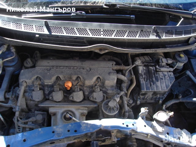Honda Civic 1.8 за части, снимка 8 - Автомобили и джипове - 52685453