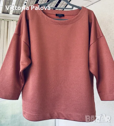 Кроп блуза CAROLL PARIS c паднало рамо и дискретен бляськ размер 40
