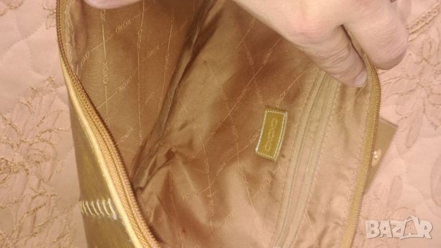 Кожена дамска чанта и зимна шапка, снимка 2 - Чанти - 34582217