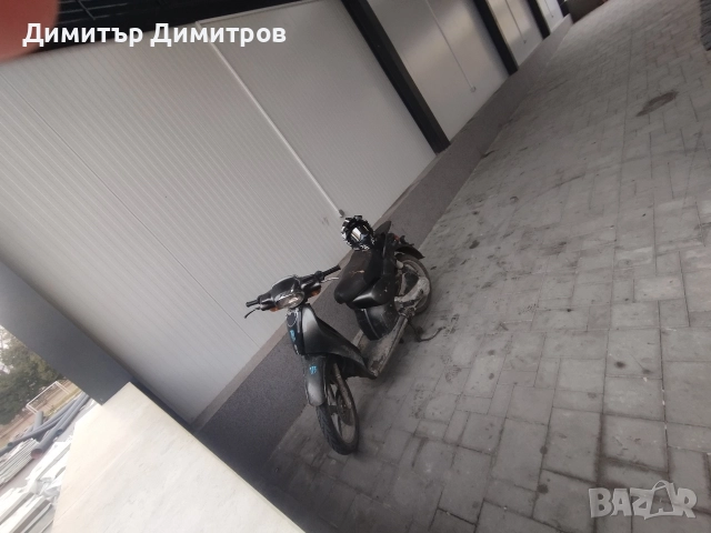 Продавам скутер Aprilia scarabeo 100cc