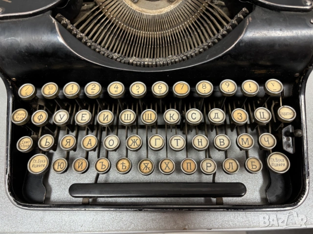 Стара Пишеща Машина Olympia Büromaschinenwerke A.G. 1935–1936 г, снимка 2 - Антикварни и старинни предмети - 53467634