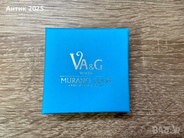 Ярък комплект от муранско стъкло: обеци тип „пусети“ и медальон-сърце на верижка, снимка 5 - Бижутерийни комплекти - 52856366