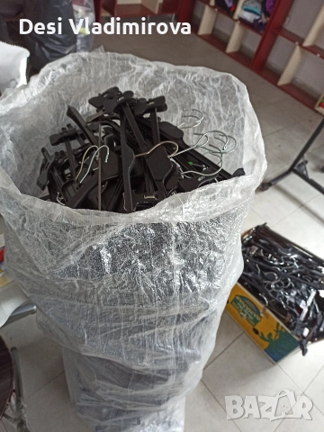 Закачалки за дрехи , снимка 2 - Закачалки - 53471155