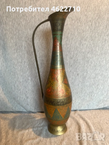 стара  гравирана месингова кана ваза