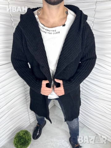 Мъжка плътна жилетка в черно с качулка