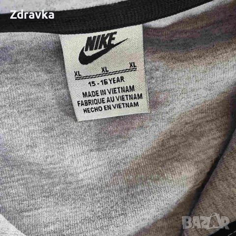 Екип на Nike за 11 год с подарък тениска , снимка 2 - Детски комплекти - 49608784