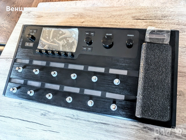 Line 6 Helix Floor, Чисто Нов, снимка 2 - Китари - 53105129