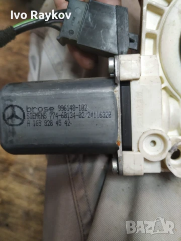 Задно ляво моторче стъклоповдигач Mercedes B Class W245 , A1698204542, снимка 3 - Части - 51208710