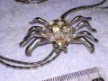 ЕФЕКТНО ПОСРЕБРЕНО КОЛИЕ с ФИГУРАЛЕН ПЕНДАНТ ПАЯЧЕ с ИСКРЯЩИ КРИСТАЛИ 38658, снимка 4