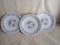 Три Порцеланови чинии " Син Лук " Цената е за бройка. ", снимка 1