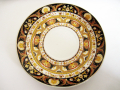 Порцеланова, чиния,чинийка с флорални мотиви и златен кант китайски порцелан