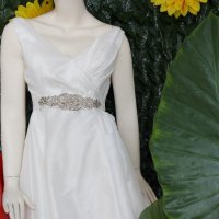 булчинска сватбена рокля от луксозна тафта, снимка 6 - Сватбени рокли - 35838108