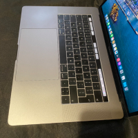 15" 6-core i7 MacBook Pro А1990 Touch/Mid-2018/-i7/16GB RAM/512GB SSD, снимка 3 - Лаптопи за работа - 44781301