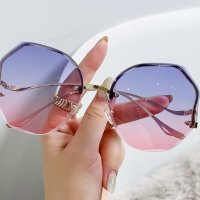 Модерни дамски слънчеви очила с интересна форма и преливаши цветове, снимка 1 - Слънчеви и диоптрични очила - 41473730