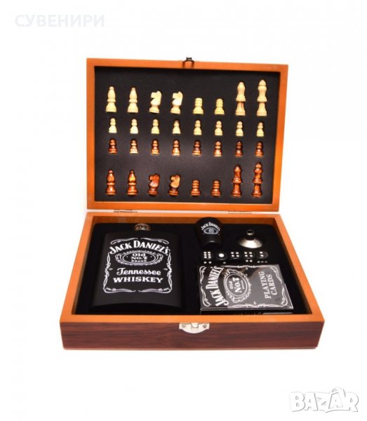 Стилен подаръчен комплект за мъж в дървена кутия , снимка 1