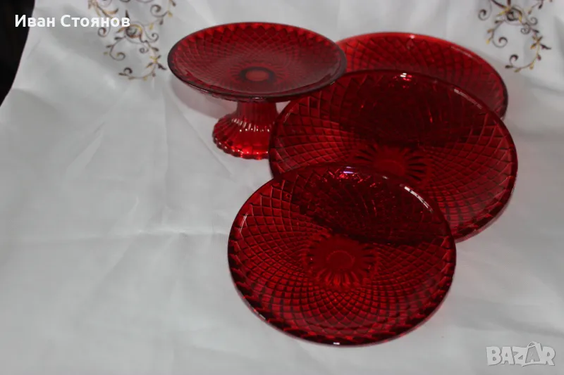 Коледен сет от 4 части - фруктиера и 3 чинии., снимка 1