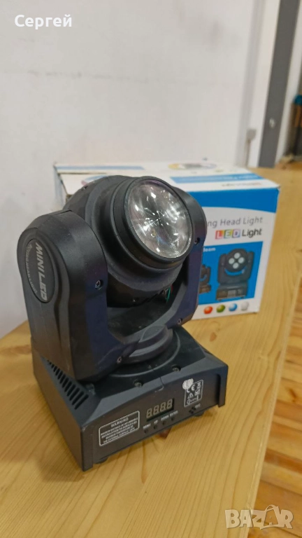 Продавам 3 движещи се глави и машина за тежък дим., снимка 1