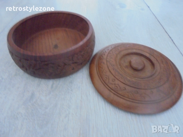 № 8266 Стара дървена резбована кутия  , снимка 2 - Антикварни и старинни предмети - 51737840