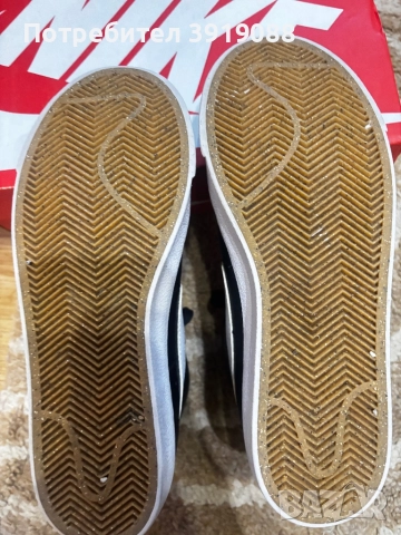 Маратонки на Nike, снимка 2 - Детски маратонки - 52466553