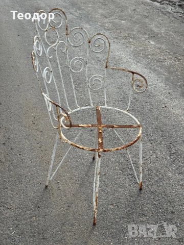 Соц метален стол от бивша сладкарница, снимка 3 - Столове - 53863372