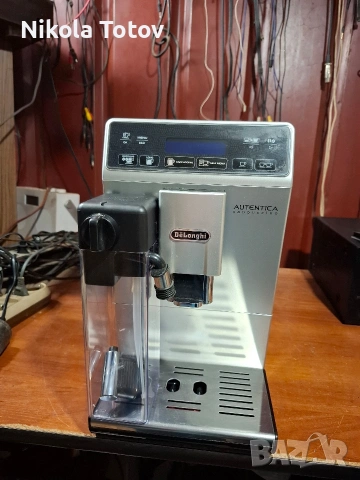Продава се кафе машина Delonghi Autentica. 