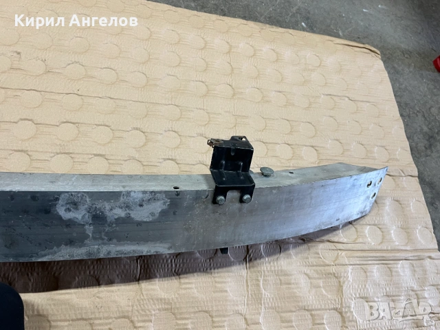 Гредата на предната броня за Mercedes C-class W203 (седан и комби), снимка 5 - Части - 53637134