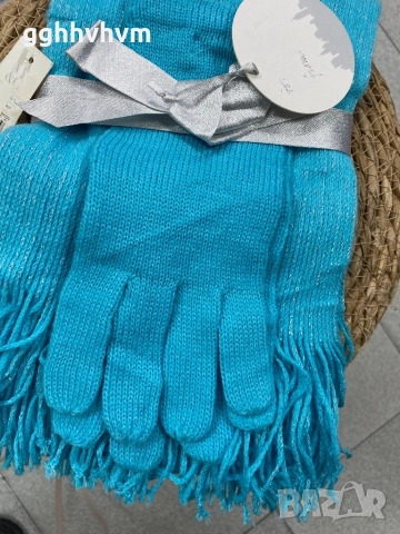 Шал с ръкавици комплект, снимка 2 - Шалове - 52908297