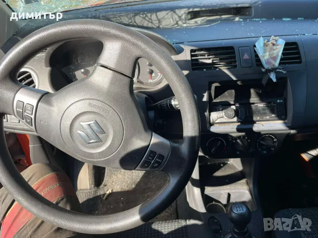 Suzuki Swift 1.3 I НА ЧАСТИ сузуки суифт 1.3 бензин key less, снимка 5 - Автомобили и джипове - 47454347