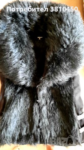 Елек с невероятно красива яка и еко кожа отстрани, подплата-дантела, материя еко косъм!