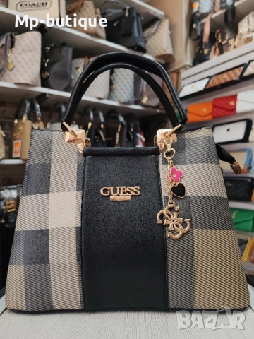 Чанти на Guess, снимка 6 - Чанти - 52368186